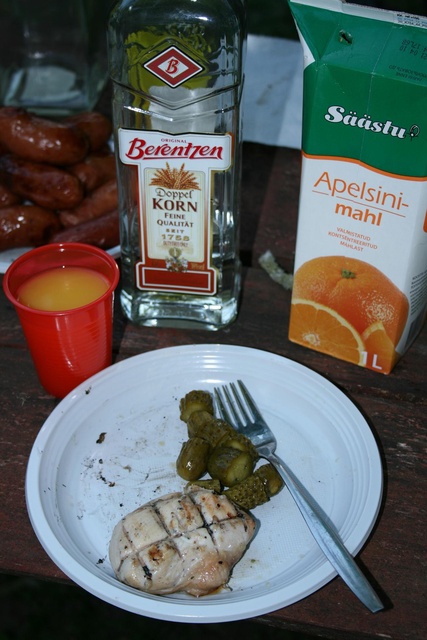 Õhtu eri: kana serveeritud kurgiseibidega ja Berentzen vodka säästumahlaga