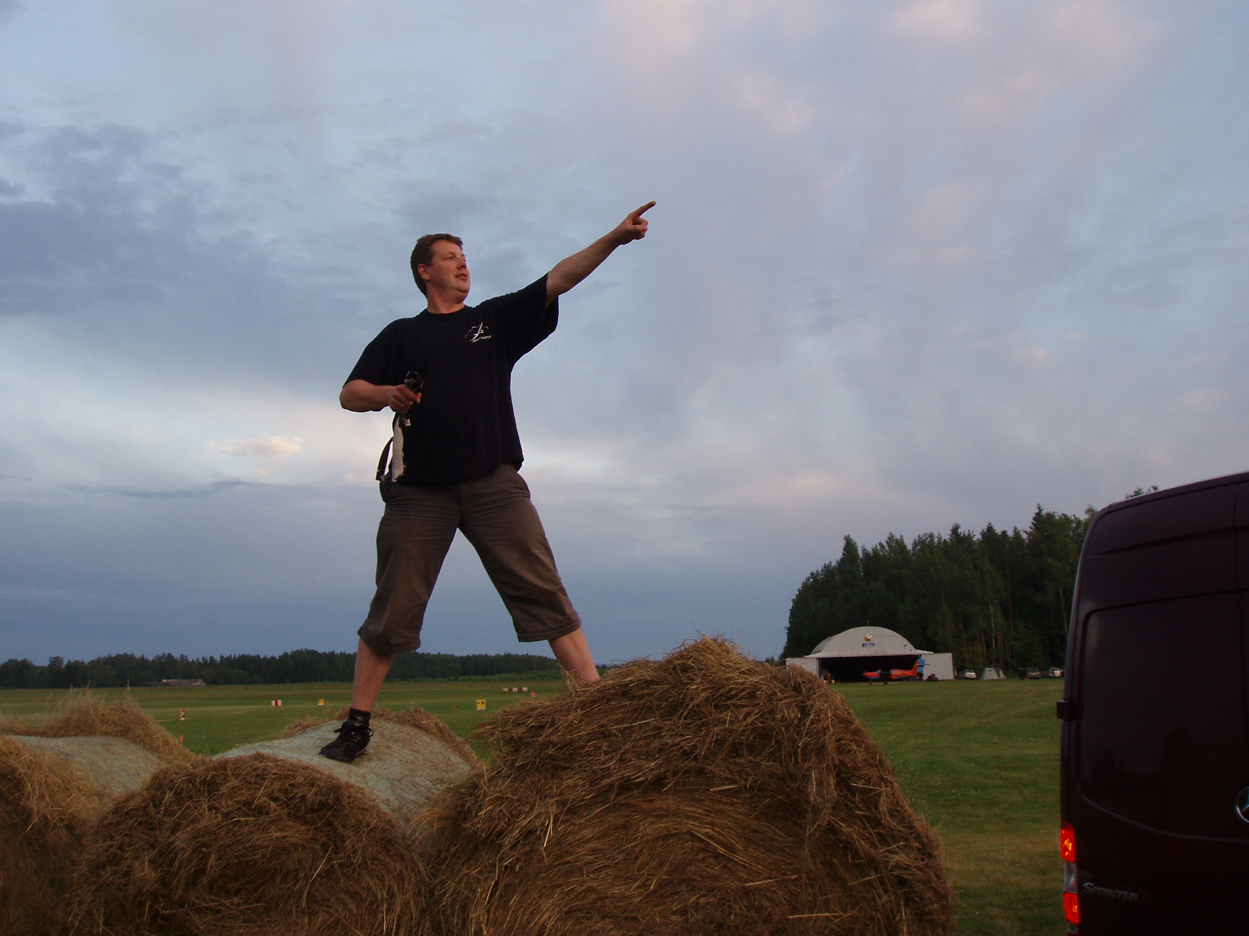 "Kes see seisab soni, hallis? See on meie Lenin kallis."