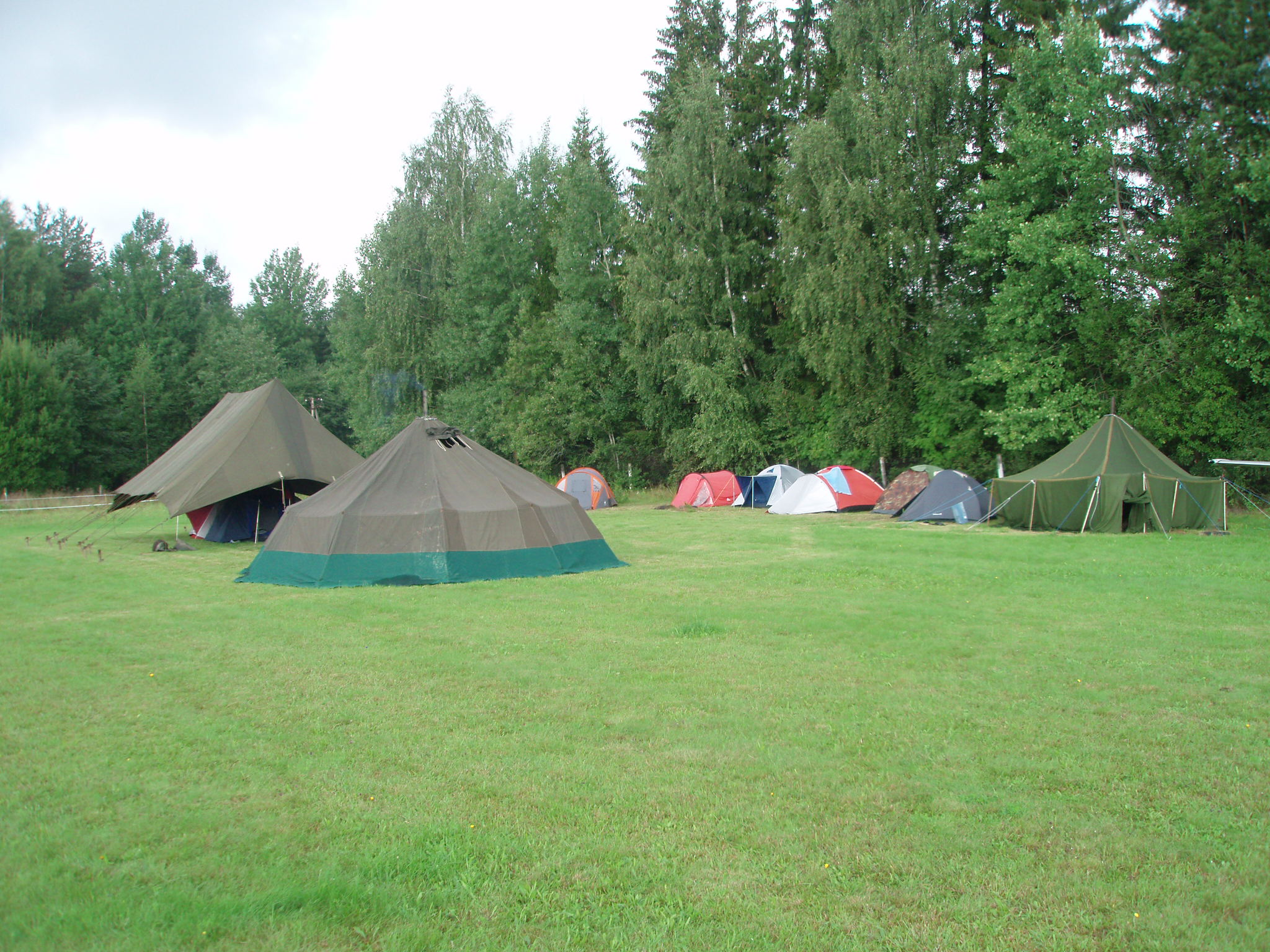 Noortütarde ja kodukotkaste telklaager :)