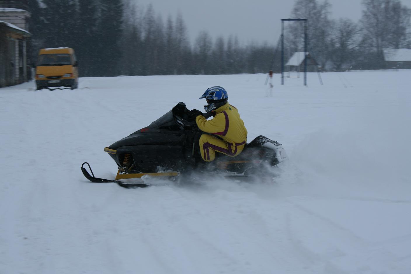 Saabus Allan motosaaniga