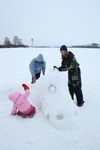 Kati, Anu ka Kertu hakkasid lumelohet tegema