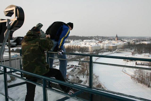 Tahtis tagasi tulema hakata aga siis äkki...