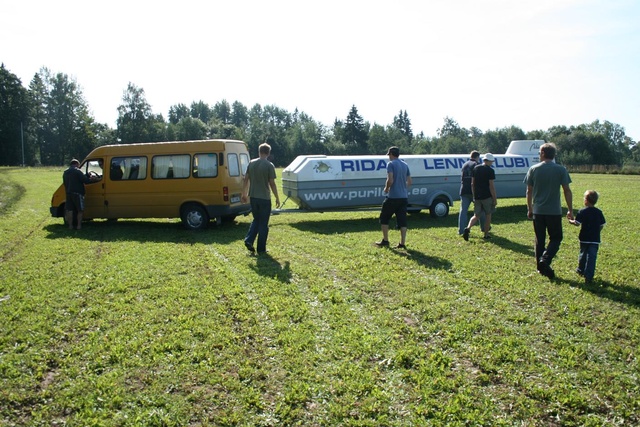 Kollane autobuss tõi XL...