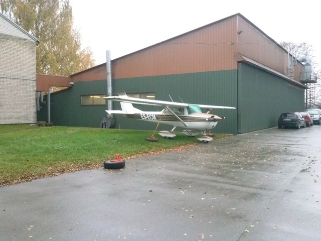 Termikase hoovis oli narvakate Cessna...