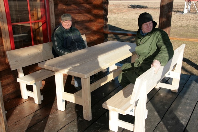 Ja... ja nii see elu veereb, päev päevalt, kampsunite, labakute ja esmaabikappide keskel.